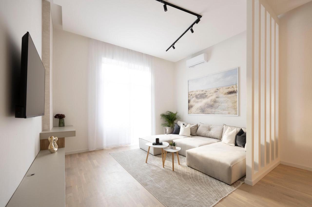 Luxurious & Spacious Central Residence With Balcony บูดาเปสต์ ภายนอก รูปภาพ