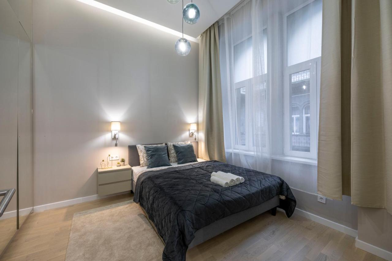 Luxurious & Spacious Central Residence With Balcony บูดาเปสต์ ภายนอก รูปภาพ