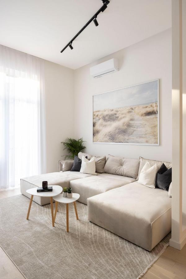 Luxurious & Spacious Central Residence With Balcony บูดาเปสต์ ภายนอก รูปภาพ
